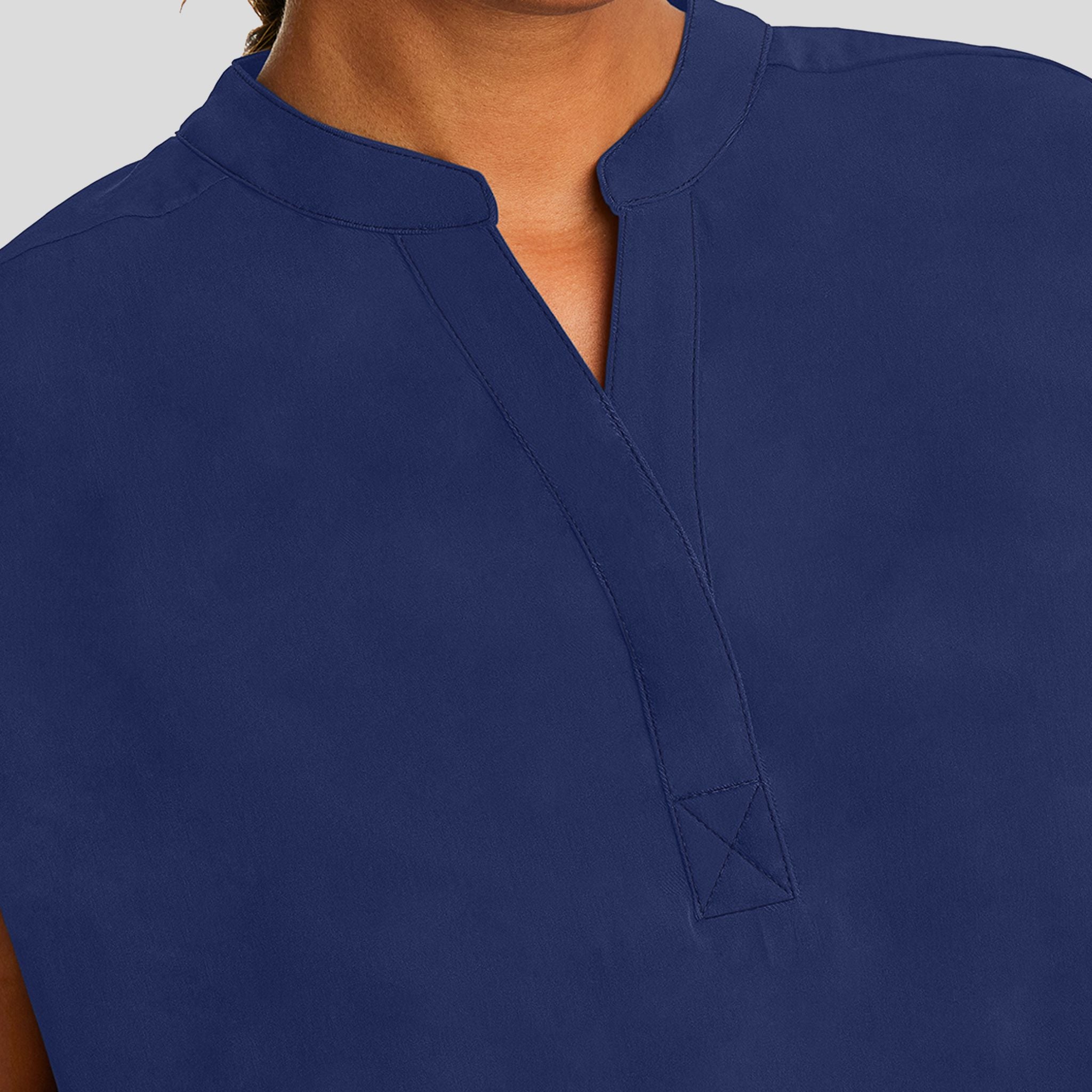 HEH_HEALINGHANDS_PURPLELABEL_JOURNEYTOP_2152_NAVY_DETAIL