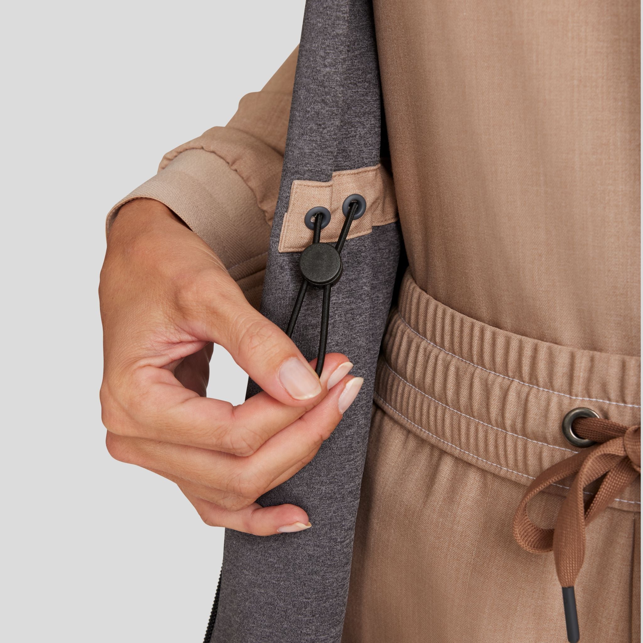 Women's Brooks Utility Scrub Jacket | Desert Taupe