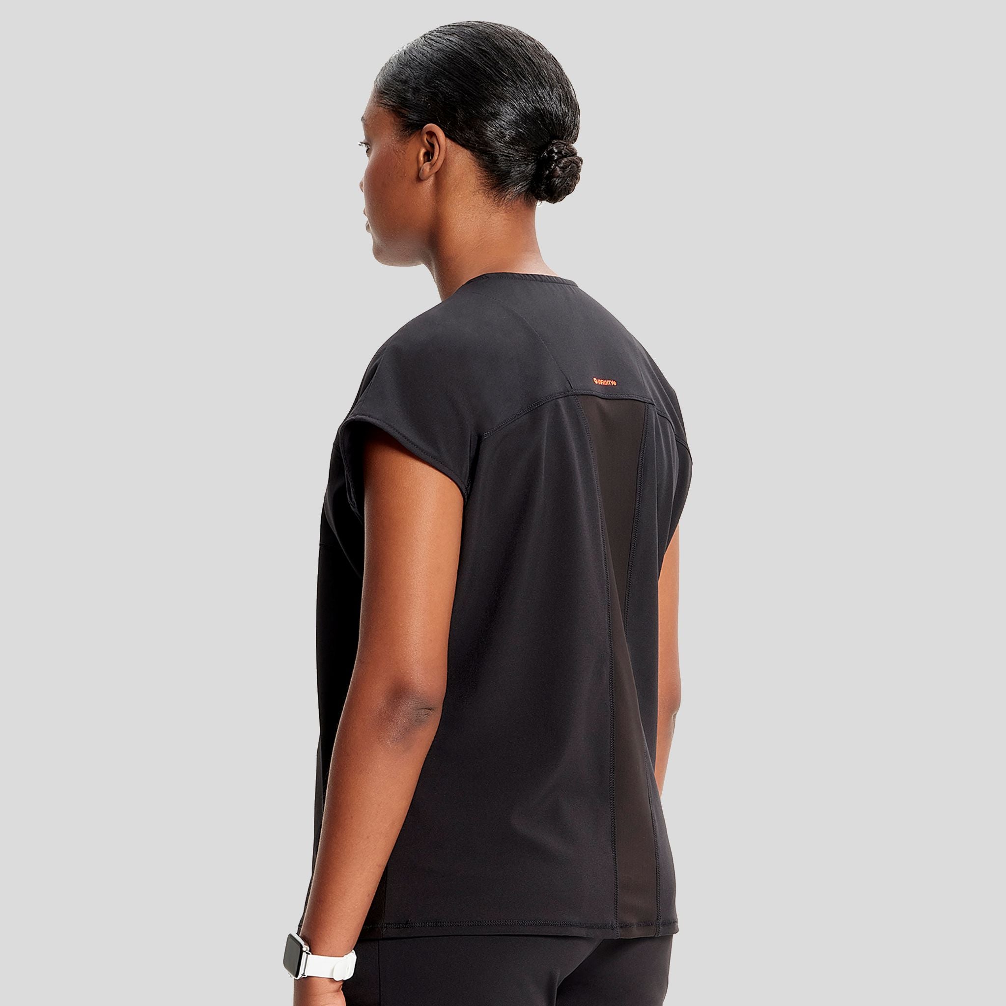 IN_INFINITY_GNR8_henleyTOP_622A_BLACK_LEFT2