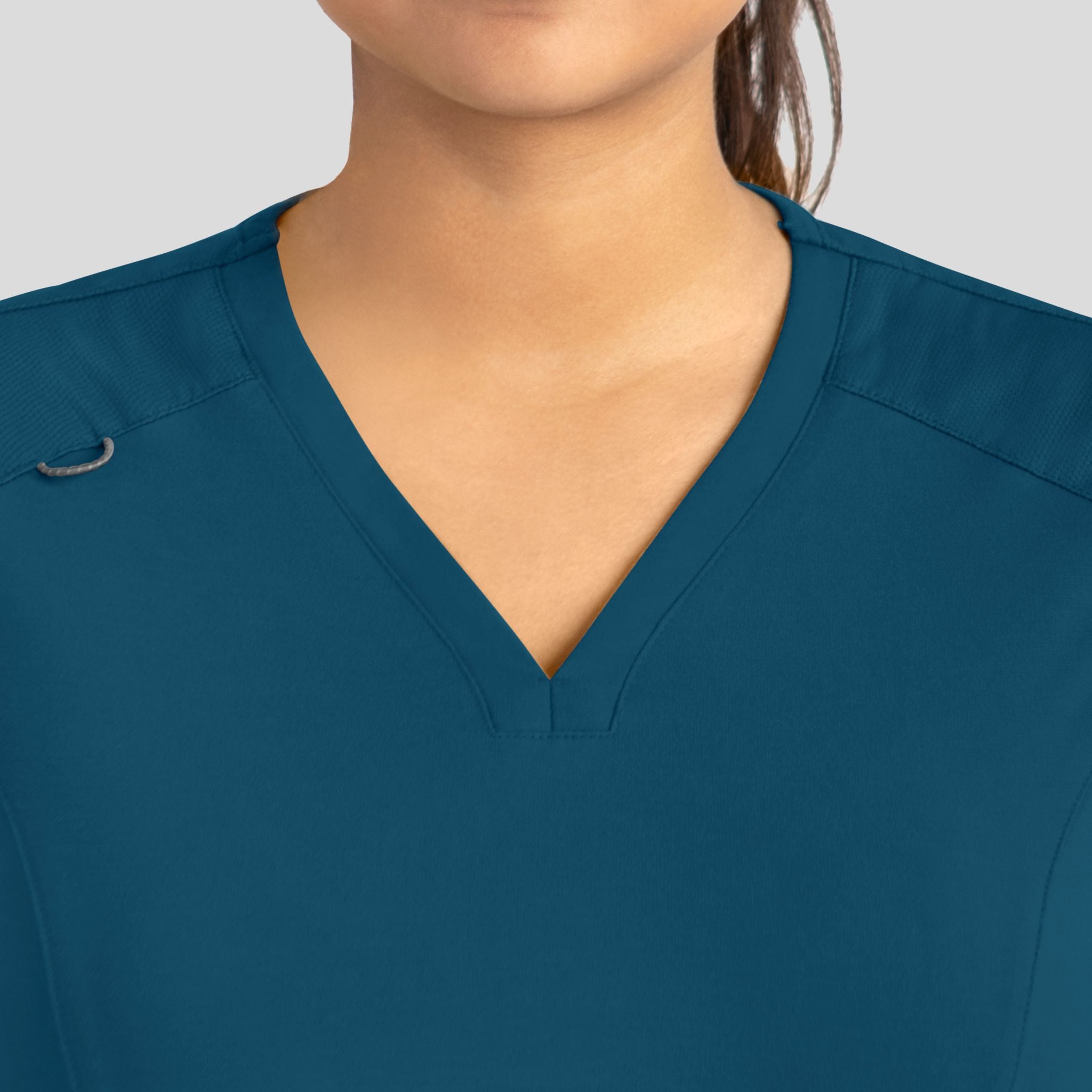 Maevn_Focus_20302_caribbean_front_detail