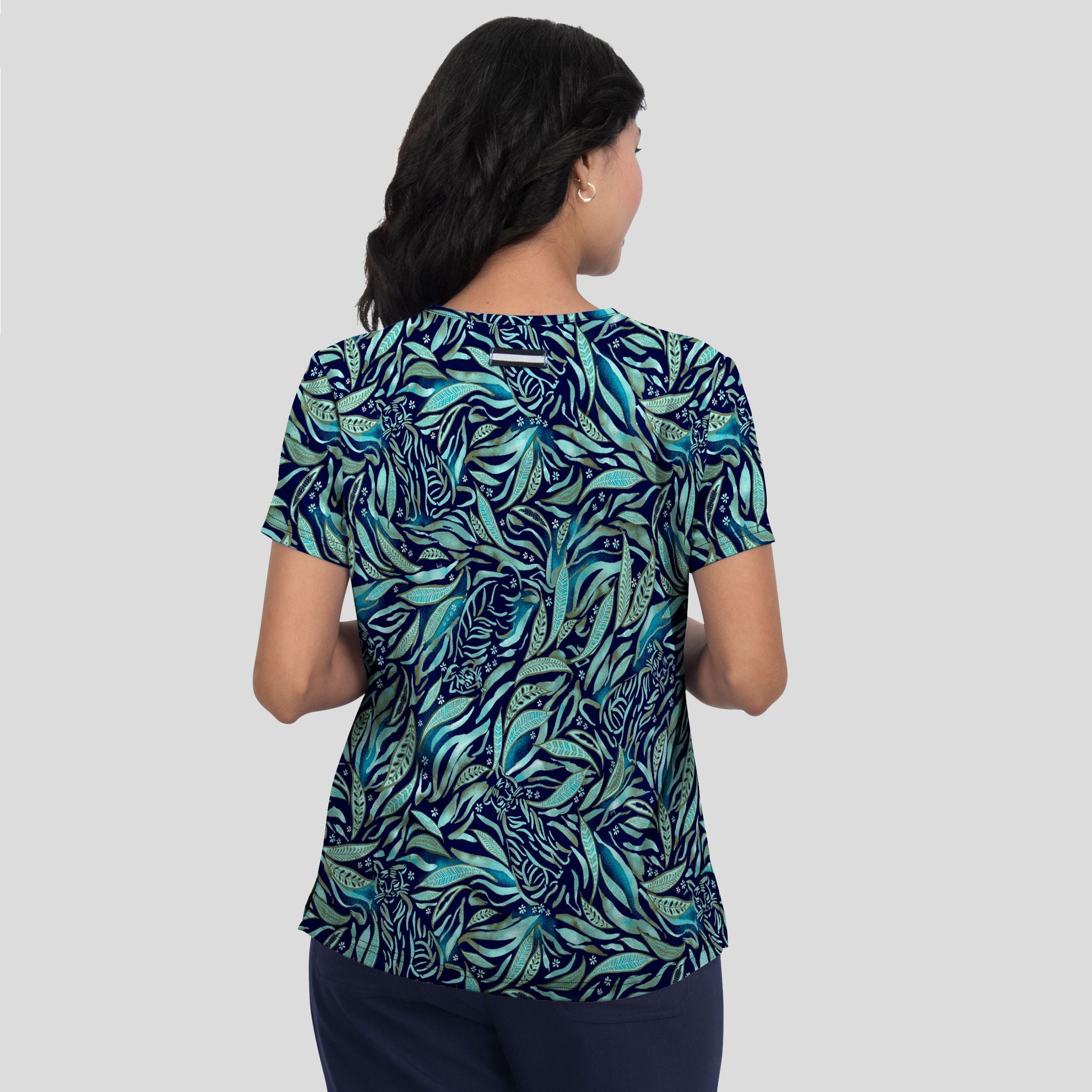 Coming on Strong Women's 1 Pocket Print Scrub Top | Tiger Lily
