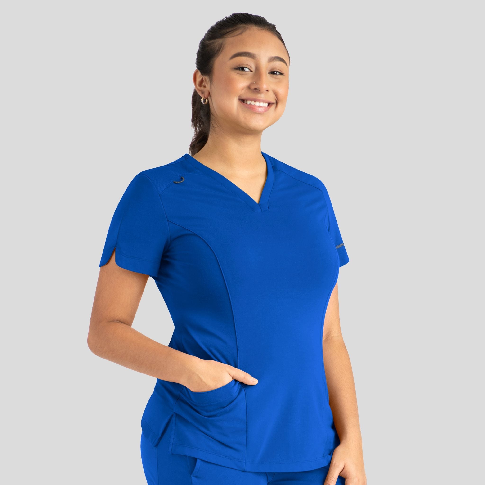 Maevn_Focus_20302_royal_right